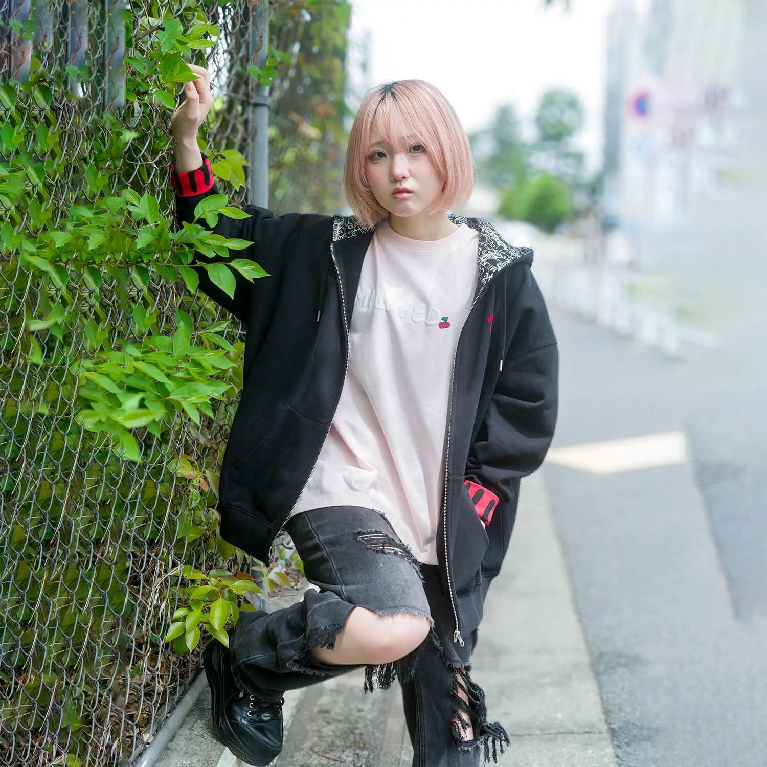 GLOOMY meets MILKFED. GLOOMY ZIP UP HOODIE【予約